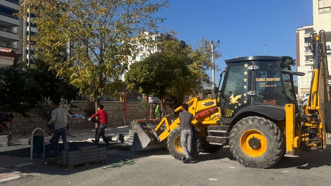 Sayın Fatma Şahin'den Okulumuza Jest